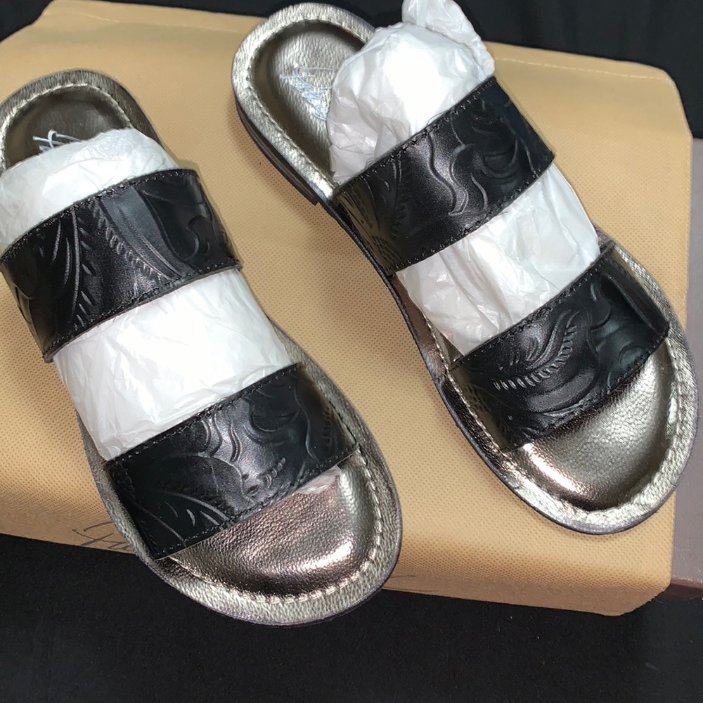 Patricia Nash 2 strap sandals